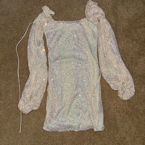 LUCY IN THE SKY SIZE SMALL CHAMPAGNE SEQUIN LONG SLEEVE DRESS